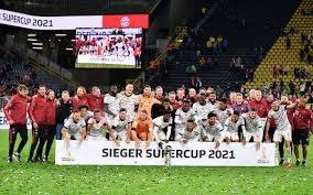 2 kıtalararası kupa, 2 fifa kulüpler dünya kupası, 6 uefa şampiyonlar ligi şampiyonluğu, 1 uefa kupası şampiyonluğu, 2 uefa süper kupası şampiyonluğu, 30'u bundesliga olmak üzere toplam 31 almanya ligi ve 20 alman kupası'na sahiptir. Gqckssymso2eum
