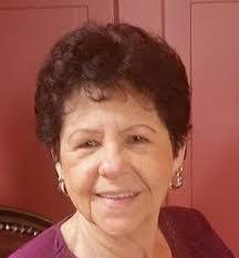 Stephanie Dowd's Instagram, Twitter & Facebook