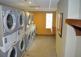 We are one of the nation's largest auto glass and windshield replacement and repair businesses. Staybridge Suites Bowling Green 122 1 8 3 Bowling Green Hotel Deals Reviews Kayak