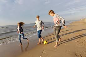 Bald Geht Wieder Die Strandsaison An Der Nordsee Los Endlich Wieder Strand Und Wattspaziergang In 2020 Instagram Running Sports