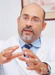 Médicos se entrenan en cirugía laparoscópica