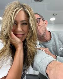 Jennifer aniston is an american actress, film producer, businesswoman, and philanthropist from sherman oaks. Jennifer Aniston Ihr Beauty Wandel In Bildern Gala De