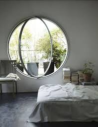 La Poesie D Une Fenetre Ronde Dans Votre Interieur Jv Deco Maison Fenetre Ronde Maison