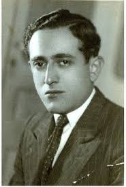 Mike Malek's Instagram, Twitter & Facebook