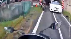 Two young boys die in quad bike accidents on opposite sides of the country, after the atvs they are driving roll over. Another Car On Motorcycle Lane And Causes A Motorcyclist To Have An Accident News And Reviews On Malaysian Cars Motorcycles And Automotive Lifestyle