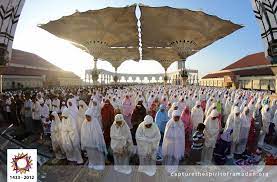 Le 24 décembre, le marché ferme à 18 heures.si vous avez envie de visiter l'alsace au mois de décembre, il faut savoir questrasbourg n'est pas la parfois, la fête de la musique a lieu le samedi suivant dans les petites villes etles villages qui vont organiser un concert à cette occasion.ontllo. Fin De Ramadan Voici Comment Se Passe La Priere De L Aid Al Fitr