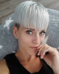 The shape of your haircut, your layers and the color are the things that work together to add to the illusion of thickness to fine hair. Best Trendy Short Hairstyles For Fine Hair Best Advices Short Haircuts Models