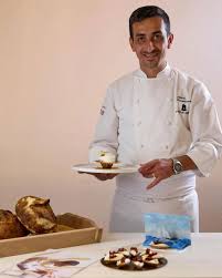 🔴 Michele Cannavacciuolo, Pastry chef de La Torre del Saracino alla Marina di Aequa di #VicoEquense entra a far parte dell'Accademia Maestri Pasticceri Italiani - AMPI. "Sei anni fa è iniziato un