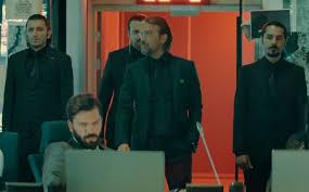 Emir khalilzadeh'in yönettiği ve i̇smail filiz, esra bilgiç, baki i̇lhan ile serdar deniz'in oynadığı adanış: Adanis Kutsal Kavga Beklenen Fragman Gorucuye Cikti