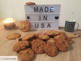 Maxi Cookie Americain Leger Aux Flocons D Avoine Recettes Recette En 2020 Cookies Et Biscuits Flocon Avoine Cookies Moelleux