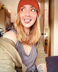 Stephanie Eichelberger's Instagram, Twitter & Facebook