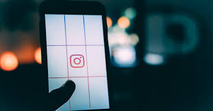 Banyak aplikasi sadap yang beredar di internet mulai dari yang premium hingga yang gratisan (trial) contohnya 5 Cara Melihat Instagram Yang Di Private