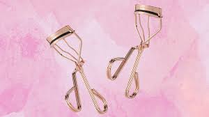 A good eyelash curler for beginners or short eyelashes, the lash curler is. Tweezerman Procurl Lash Curler Review Allure
