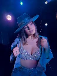 Mandi Macias , Leo Matrix, Mike Archangelo, BB Blue, Mik & Maxi