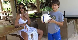 After breaking up with daniela ospina, james rodriguez now has a new girlfriend. James Rodriguez S Girlfriend Meet Shannon De Lima