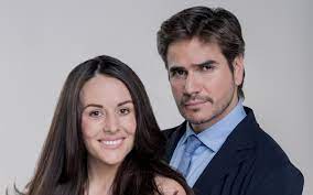 He and his five older siblings were born to a physician father in bucaramanga, colombia. Mi Marido Tiene Familia Telenovela Synopsis Zuria Vega Daniel Arenas Star In Televisa Univision Soap