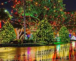 Imagen de Christmas lights in a city