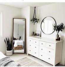 Vibrant Chic Bedroom Ideas To Attempt For Plush Decor Suggestion Number 4679149573 Diybedroomid Simple Bedroom Decor Simple Bedroom Modern Minimalist Bedroom