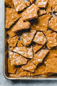 Old Fashioned Homemade Peanut Brittle Is A Crispy Crunchy Homemade Candy Loaded With Roasted Pean Homemade Peanut Brittle Peanut Brittle Peanut Brittle Recipe