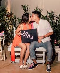 El jugador del ajax, edson álvarez, su pareja sofía toache y su bebé ya pueden vivir juntos en holanda, es tras obtener el permiso legal de . Sofiatoache Twitter Search Twitter