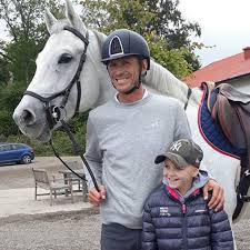Peder fredricson is used to playing many roles. Cancersjuka Elin 12 Fick Traffa Idolen Stjarnryttaren Peder Fredricson En Fantastisk Dag