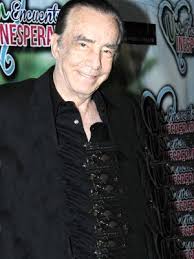 A sus 87 años también se ha desarrollado como director de teatro. Mauricio Herrera Escribe Libro Su Vida