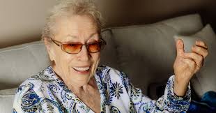 Carol Kaye Is Being Honored by the Rock & Roll Hall of Fame. She Doesn't  Care.