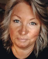 Does the chocolate hair color look okay?