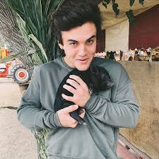 In january 2019, ethan and grayson's father sean, died of cancer tragically at just 50 years old. Ethan Dolan Net Worth Height And Age Famousss Com