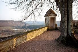 Avallon Yonne Bourgogne Le Jardin De Jean Pierre Escarfail Offre Une Vue Imprenable Sur Le Morvan Paysages Du Monde Le Morvan Bourgogne