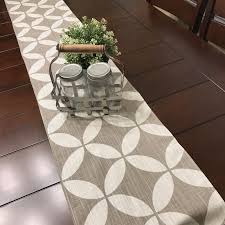 Modern Farmhouse Table Runner In 2020 Farmhouse Table Runners Modern Farmhouse Table Farmhouse Table