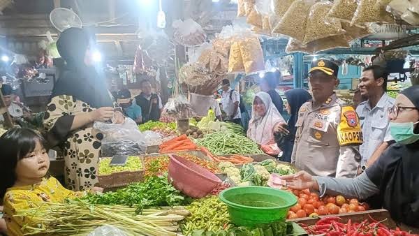 Kapolres Probolinggo Kota Lakukan Sidak ke Pasar Tradisional Menjelang Ramadan