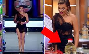 Gina pistol se alătură echipei „chefi la cuţite în calitate de prezentatoare, noul show culinar al postului antena 1 urmând să debuteze în această primăvară. Gina Pistol Cu Totul In Vedere AsearÄƒ La Chefi La CuÈ›ite De La Antena 1 Detaliul Intim Observat De Telespectatori