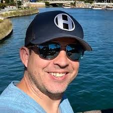 Adam Roach's Instagram, Twitter & Facebook