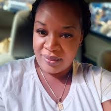 Daphne Lundy's Instagram, Twitter & Facebook