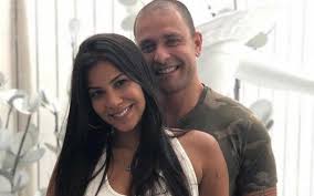 Pai da atriz alexandra marzo, nascida em 26 de setembro de 1968 (mesmo dia em que o ator completou 28 anos), fruto do seu casamento com a atriz betty faria, cláudio também foi casado com a atriz denise dumont, com quem teve diogo, e com a atriz xuxa lopes, com quem teve bento. Diogo Nogueira E Jessica Viana Terminam Namoro De Dois Anos Diversao O Dia