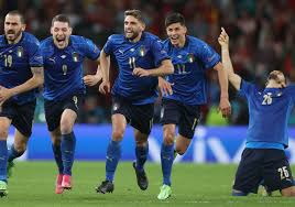 « la france a le meilleur joueur du tournoi, avec mbappé. Euro 2021 L Italie En Finale Foot International Sportmagazine