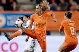 Ask incorrectarsenalwfc a question #jill roord #vivianne miedema #anouk dekker #nedwnt #incorrect woso quotes #source: Ja Leuk Het Wk Maar Die Eerste Wedstrijd Moet Ik Missen Foto Ad Nl