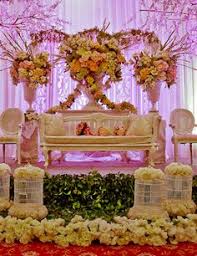 Kursi pengantin & orang tua. 29 Dekorasi Pelaminan Ideas Wedding Decorations Wedding Stage Wedding