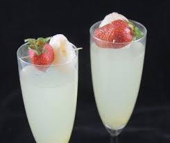 Cocktail Litchi Gingembre Et Champagne Recette Recettes De Cuisine Gingembre Recette Cocktail