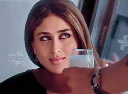 Queen Kareena Kapoor Khan On Instagram Throwback كارينا كابور من فيلم Bewafa Kareenakapoorkhan