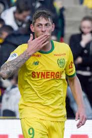 The sister of emiliano sala is in a serious condition in hospital after attempting to take her own life, according to reports in argentina. Emiliano Sala Family Agony As Sister Critical In Hospital After Trying To Take Life Daily Star
