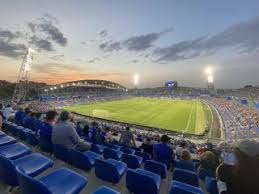 Seville has a municipal population of about 690,000 as of 2016, and a. Glrkasuuwvoaam