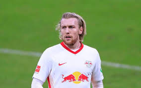 Emil forsberg is a professional footballplayer who plays for rb. Rb Leipzig Emil Forsberg Weg Berater Cetinkaya Macht Verein Druck