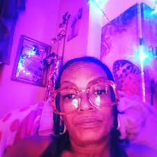 Happy Heavenly Birthday To my dear and loving sistah Cleedi Dee (Cleotha  Staples) I miss and love you Always Mavis ❤️❤️❤️