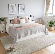 Grey Pink Rose Gold Bedroom I Like The Greenary Rose Gold Bedroom Gold Bedroom Bedroom Design