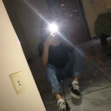 Aesthetic Grunge Mirror Black And White Mirror Selfie With Flash Layla Adli Kullanicinin Mirror Selfie Panosundaki Pin Fotograf Kopya Kagidi Fotograf Duzenleme Fotografcilik