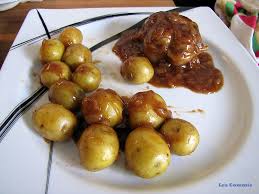 Testez la paupiette de porc à la sauce tomate ! Paupiette De Veau Accompagne De Grenailles Un Peu De Ma Cuisine Chez Vous