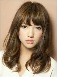 Long hair, curling, and then brightening the hair sam with a little highlight; 9 Shoulder Length Hair Suitable For Round Faced Women Fashions Nowadays Asian Hair Japanese Hairstyle Cute Hairstyles For Medium Hair