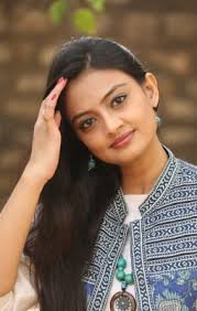 South Indian Girls Wallpapers-17 - Beautiful Indian Girl Photo Hd -  730x1148 Wallpaper - teahub.io
